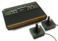Atari 2600 - Konsole CX-2600 A im Holz-Design (inkl. 2 Controller & Zubehör) (gebraucht)